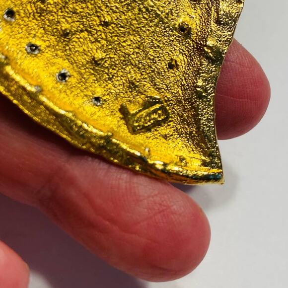 TARA Gold Heart Brooch Covered in Clear White Rhinestones Romantic Statement - Picture 5 of 6